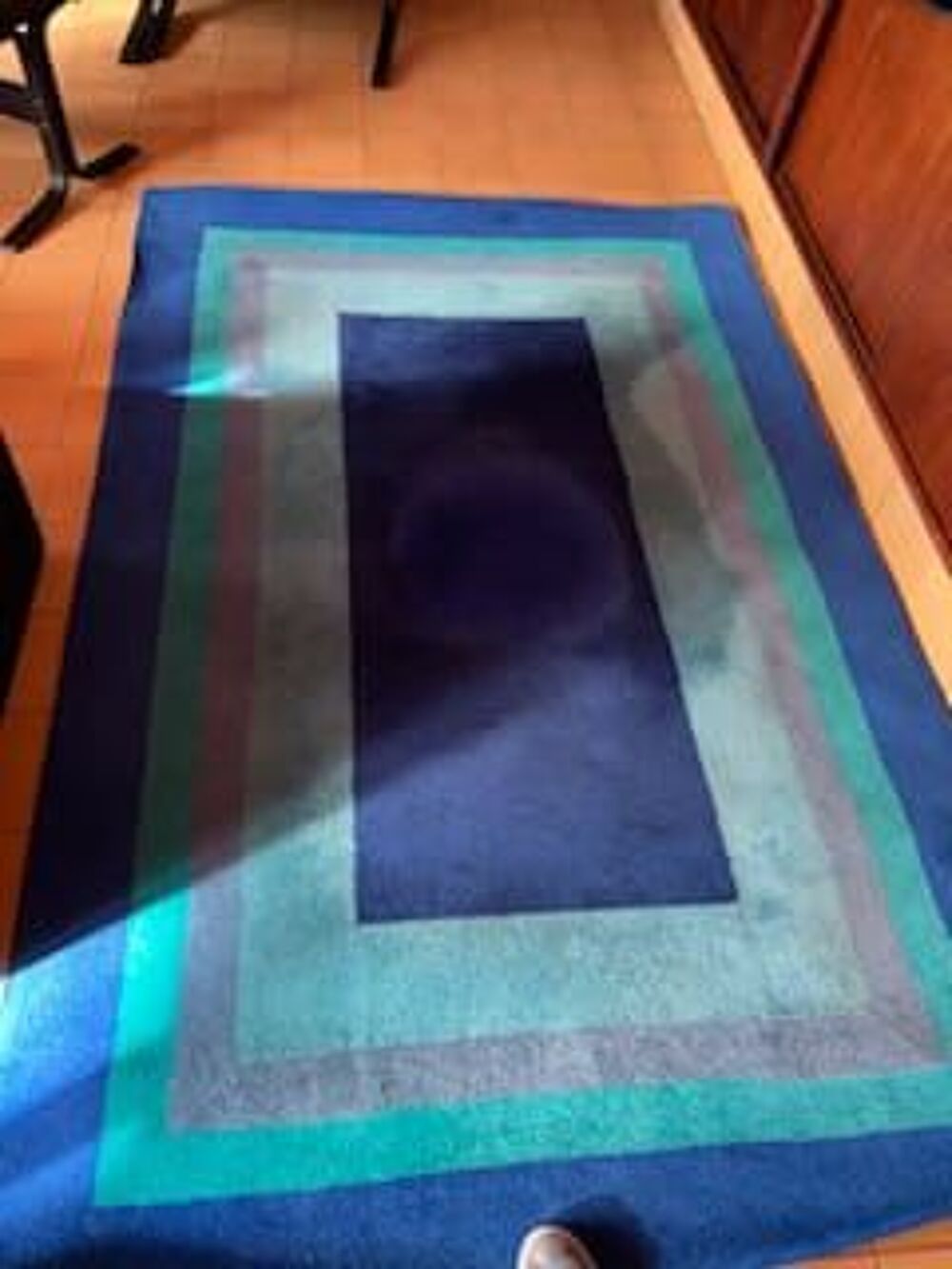 VENDS BEAU TAPIS BLEU VINTAGE ANNEES 70 Décoration