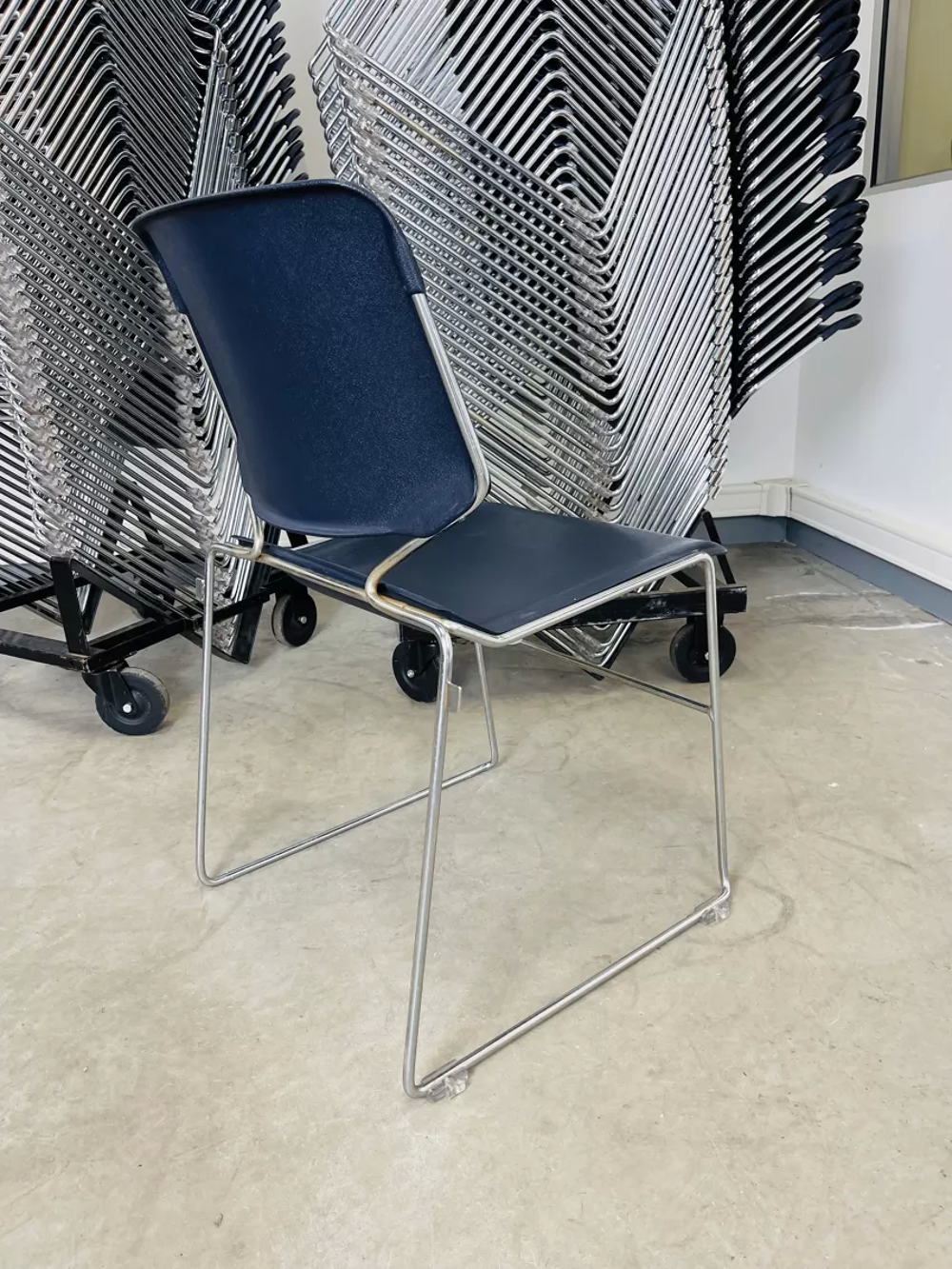 Lot de 64 chaises Matrix de Thomas Tolleson pour Krueger Meubles