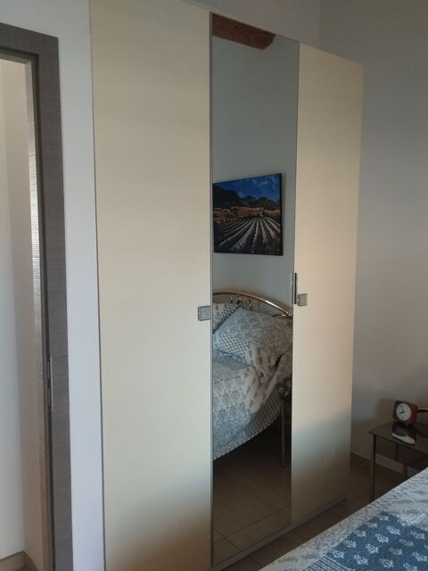 Grande armoire dressing Altea. Marque Alina .
Bien quipe. 250 Saint-Martin-de-Crau (13)