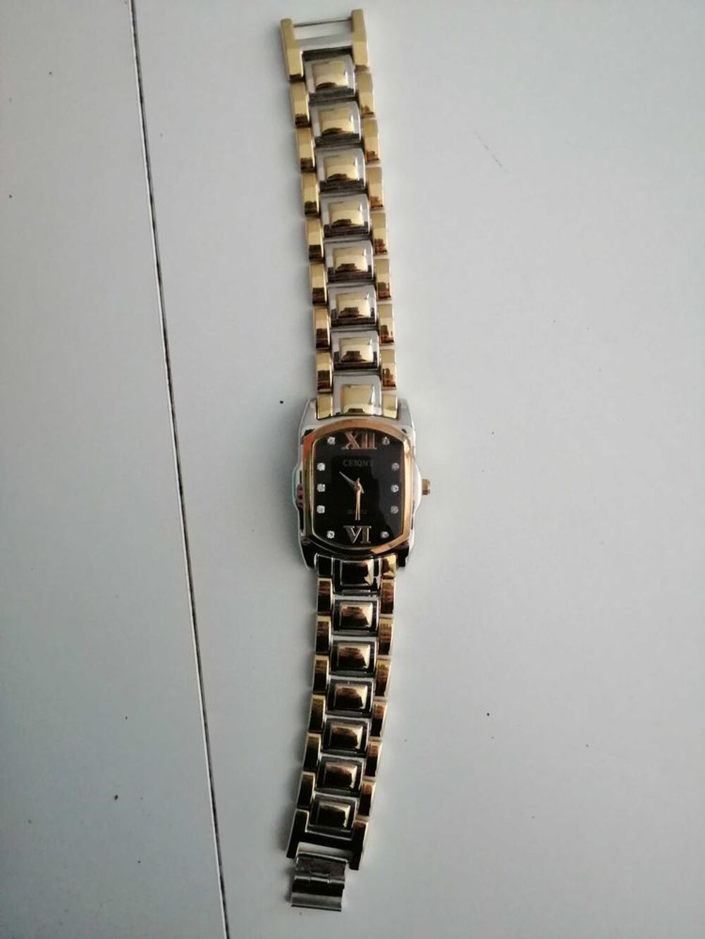 montre de la marque Steel Back Bijoux et montres
