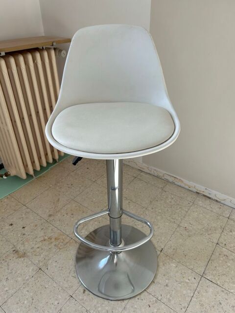 Quatre. Tabourets blanc 60 Al�s (30)