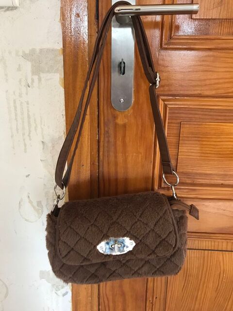 Sac à mains femme couleur marron 6 Saleilles (66)