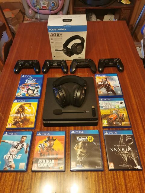 Ps4 1To + 4 manettes + 8 jeux 250 Le Kremlin-Bictre (94)