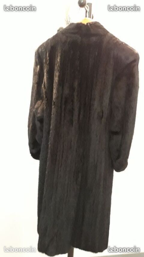 MANTEAU VISON 
MARQUE PIERRE CARDIN PARIS
300 La Seyne-sur-Mer (83)