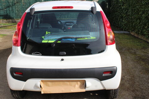 Peugeot 107 1.0e 12V 68ch BLUE LION Trendy