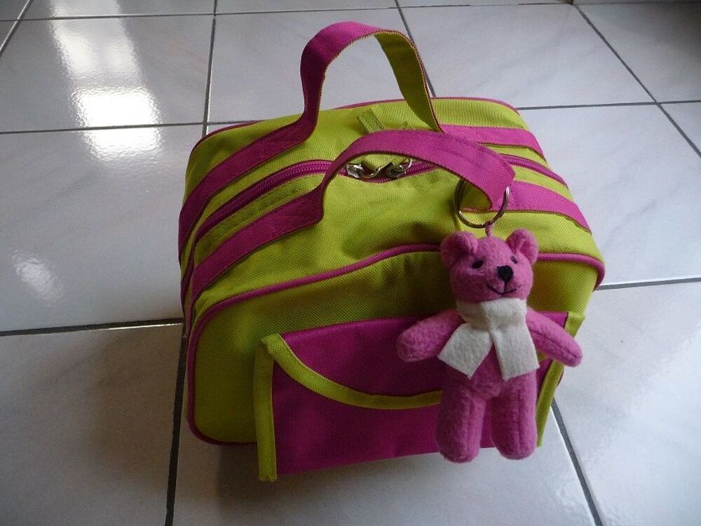 Sac vert anis avec pochette et porte-clefs ours Maroquinerie