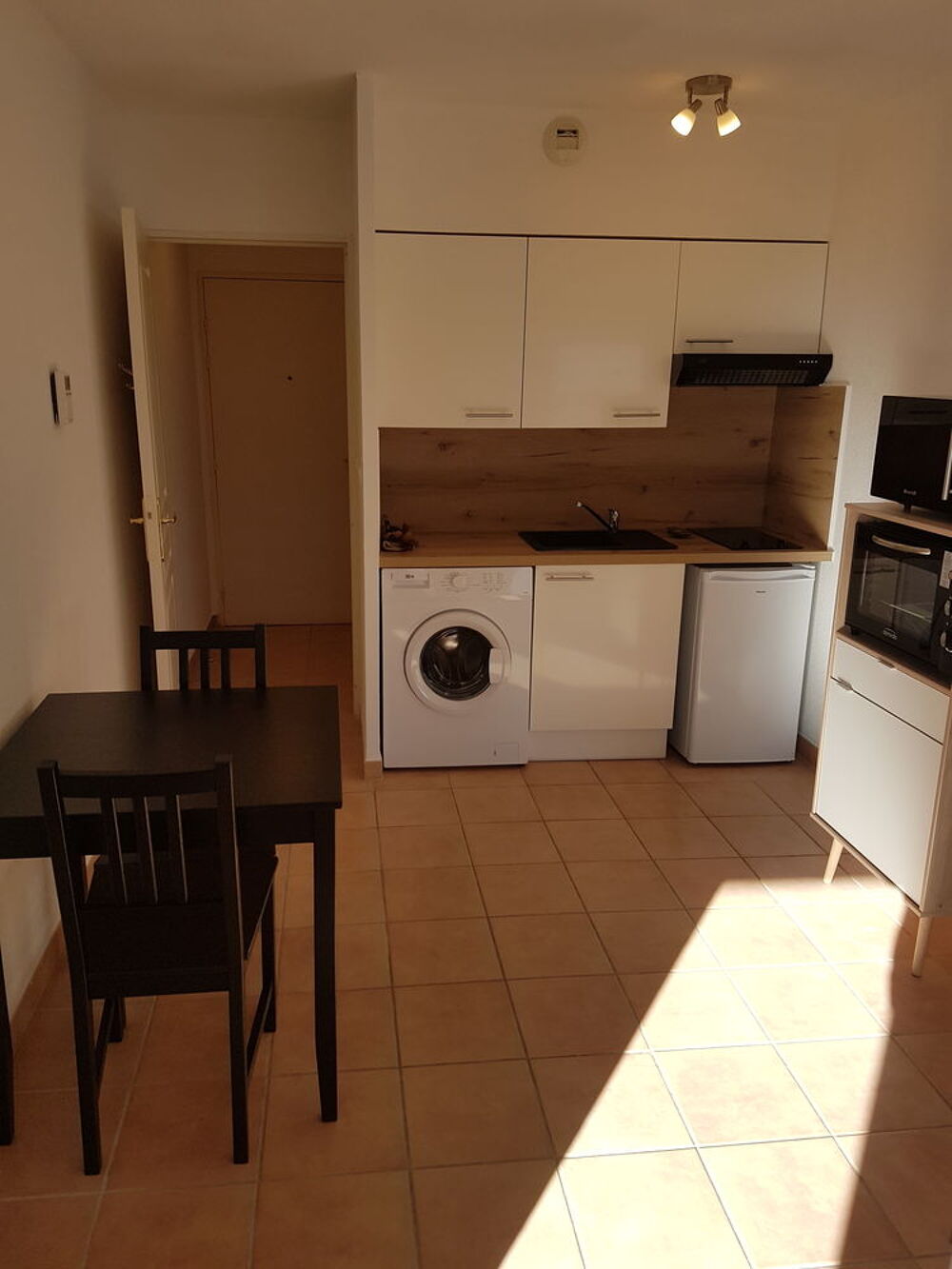 Location Appartement Beaux studio meuble quartier Antigone Montpellier