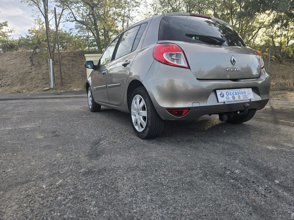 Clio III 1.5 dCi 105 eco2 Dynamique (6 CV) 2009 occasion 31140 Aucamville