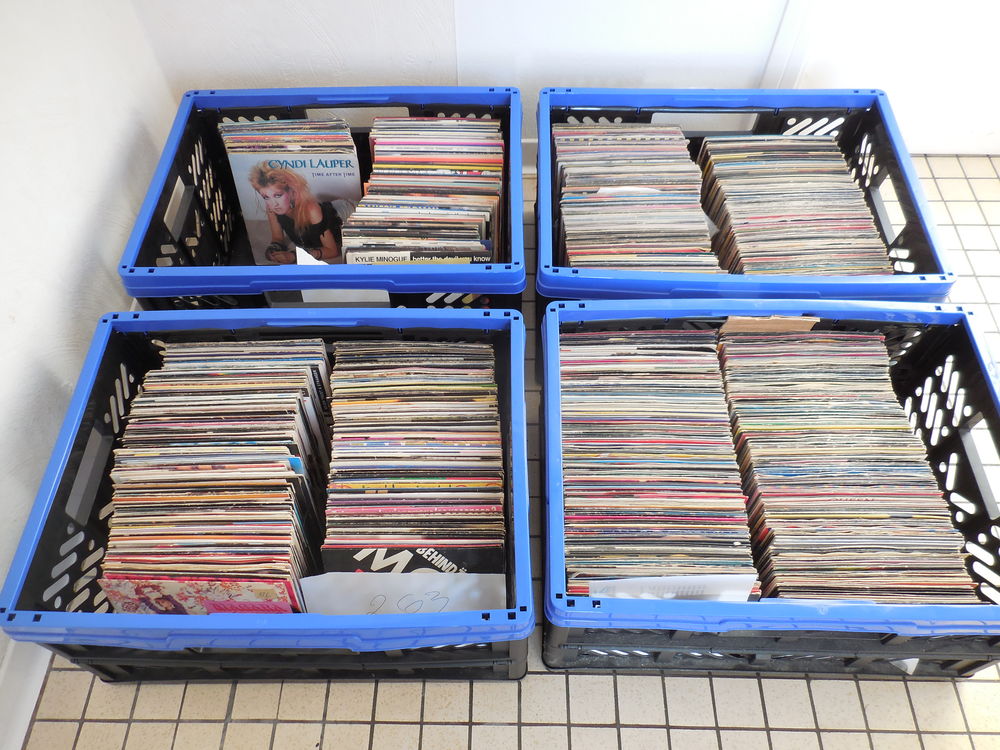 Impressionnant lot de 988 disques 45 T ann&eacute;es 80/90 Audio et hifi