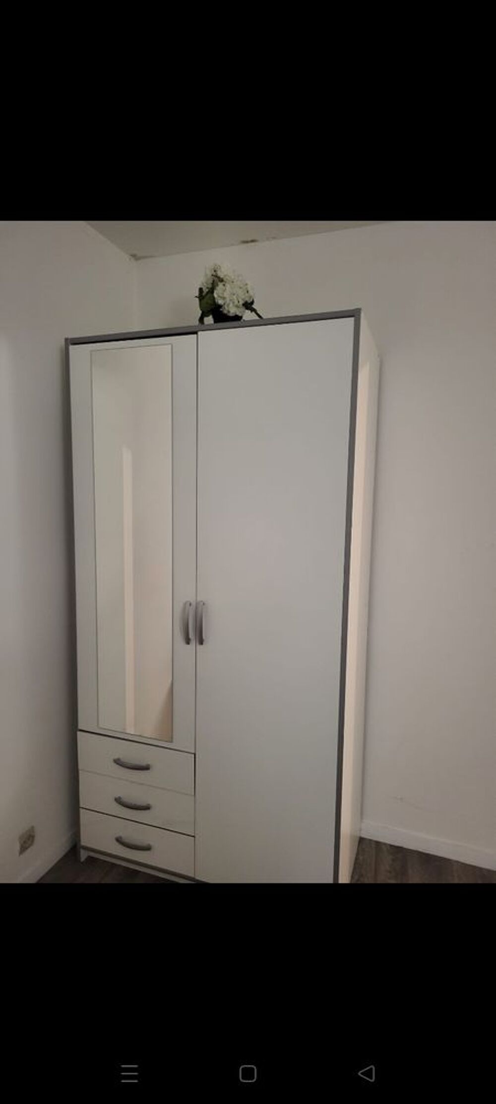 Armoire blanc gris avec miroir Meubles