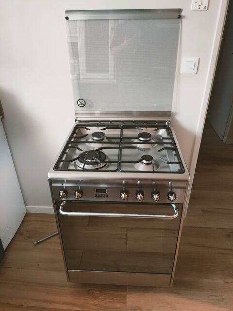 Cuisinière en inox SMEG (modèle SCB60MX9) Beynost (01)