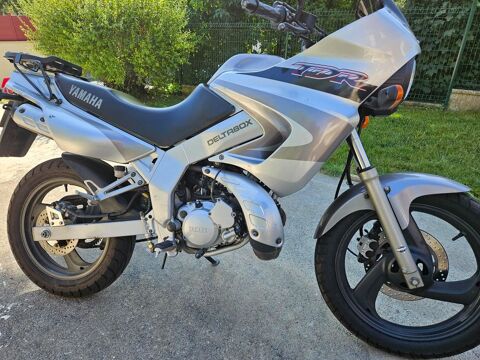 Moto YAMAHA 2002 occasion Sainte-Mesme 78730