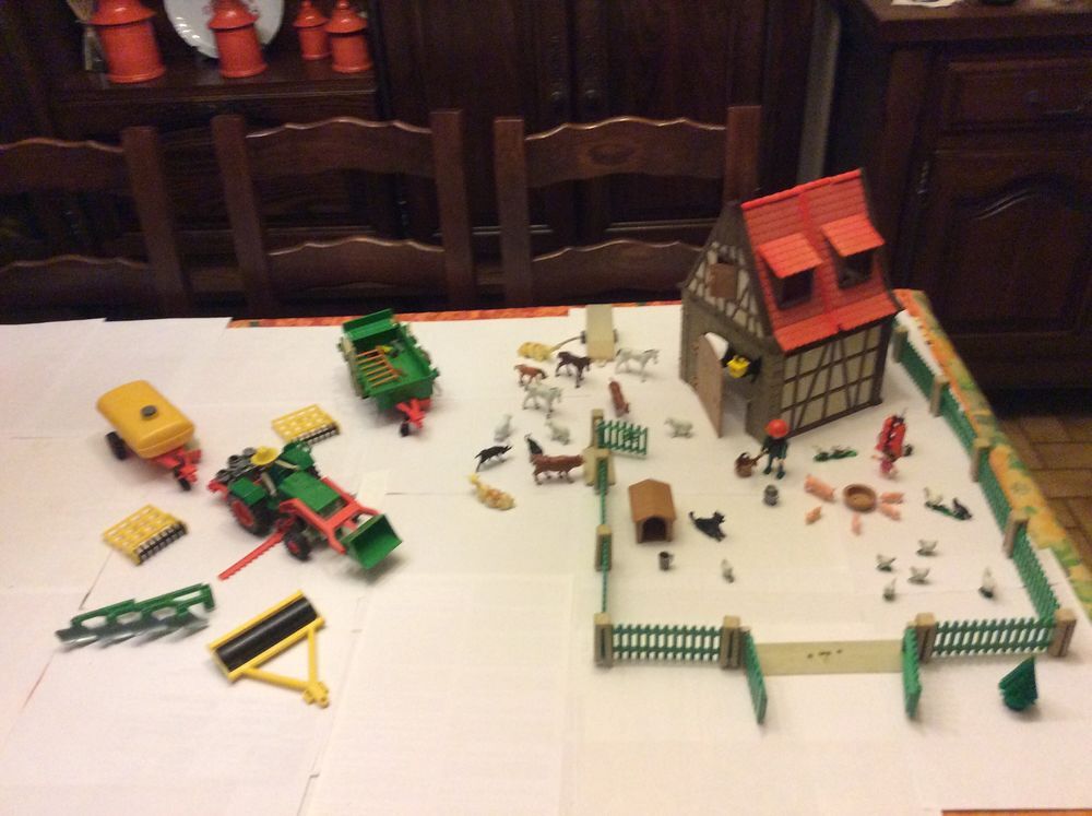 FERME PLAYMOBYl et ses &Agrave;NIMAUX 