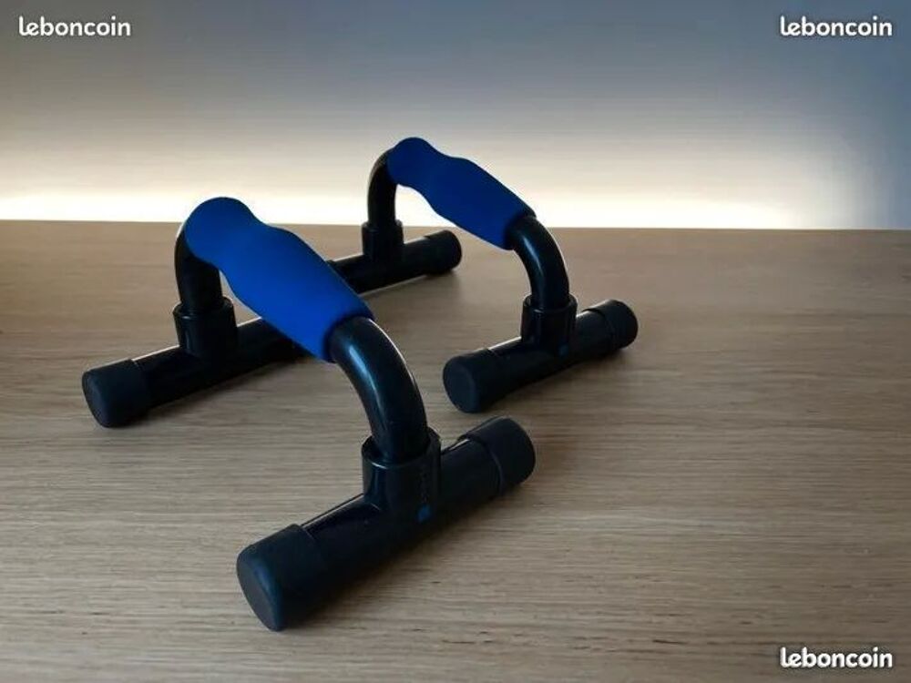 Une paire de poign&eacute;es Push UP Bars, pour faire des pompes Sports