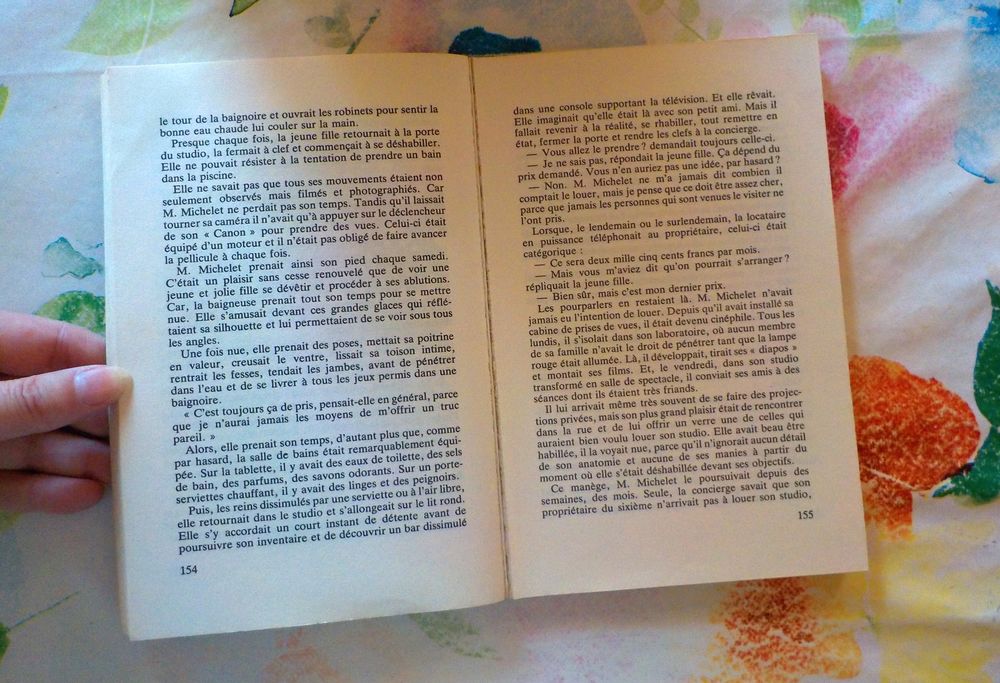 LES DOSSIERS CROUSTILLANTS DE LA BRIGADE DES MOEURS Livres et BD