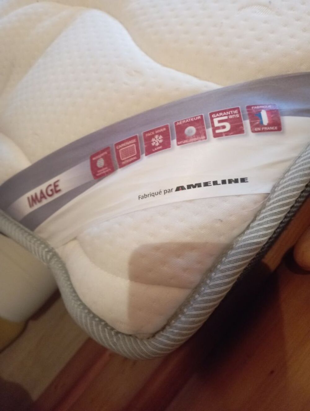 Lit en 1m80 X 200 +sommier+matelas+4 pieds 150€ Meubles