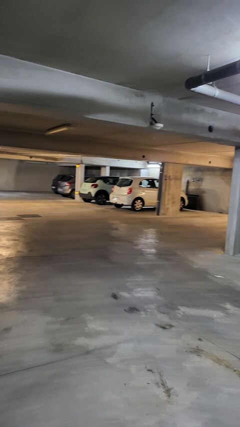  Parking / Garage � louer 12 m�