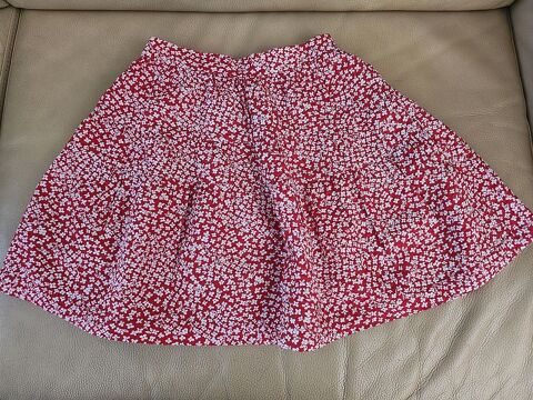 Jupe 9 ans - Zara - polyester rouge/blanc - motif floral TBE 5 Gu�rande (44)