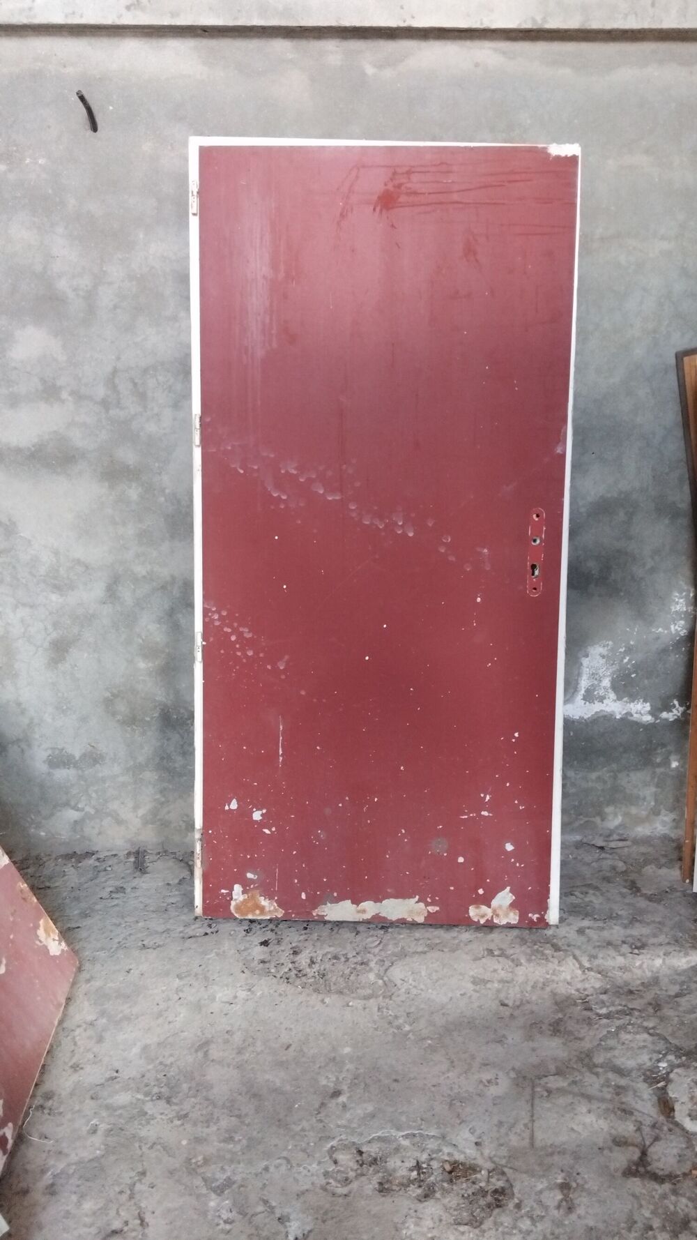 PORTE BLINDEE EN FER + CADRE Meubles