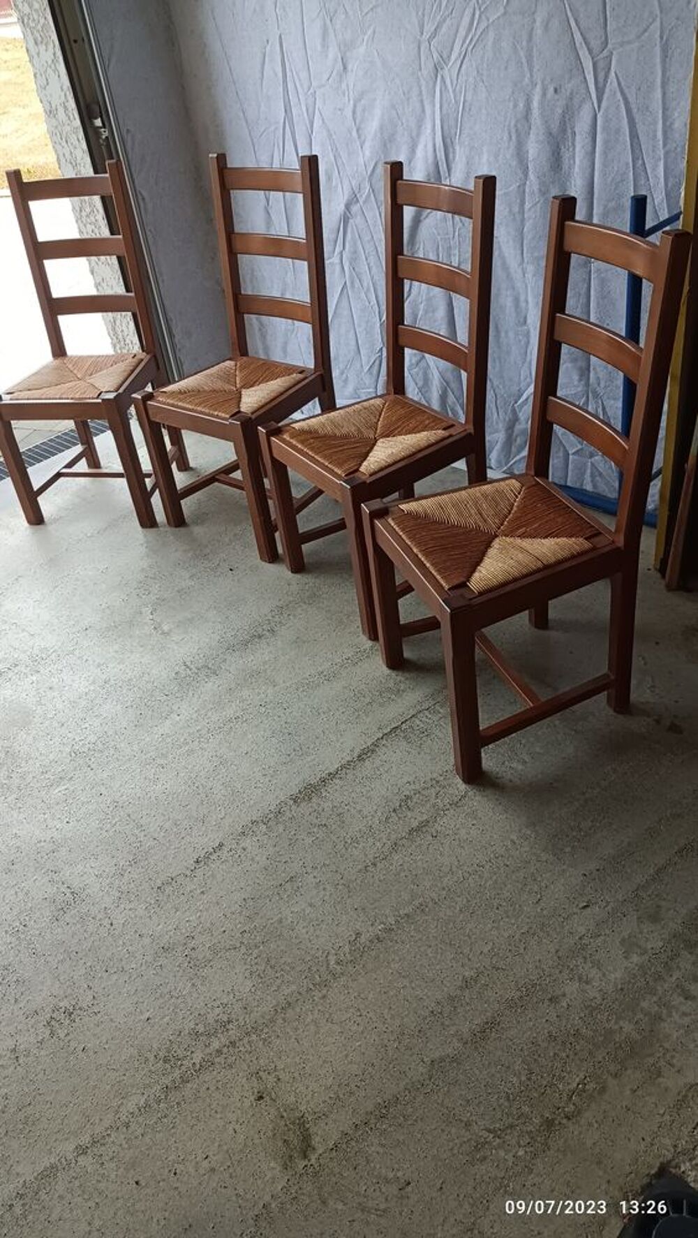 4 chaises salle &agrave; manger en ch&ecirc;ne massif Meubles
