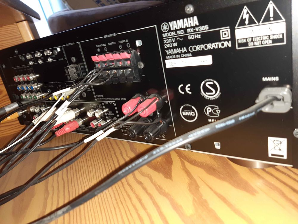 Home cin&eacute;ma Yamaha RX-365V avec enceintes Audio et hifi