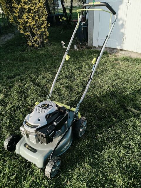 TONDEUSE � GAZON THERMIQUE TRACT�E
160 Imphy (58)