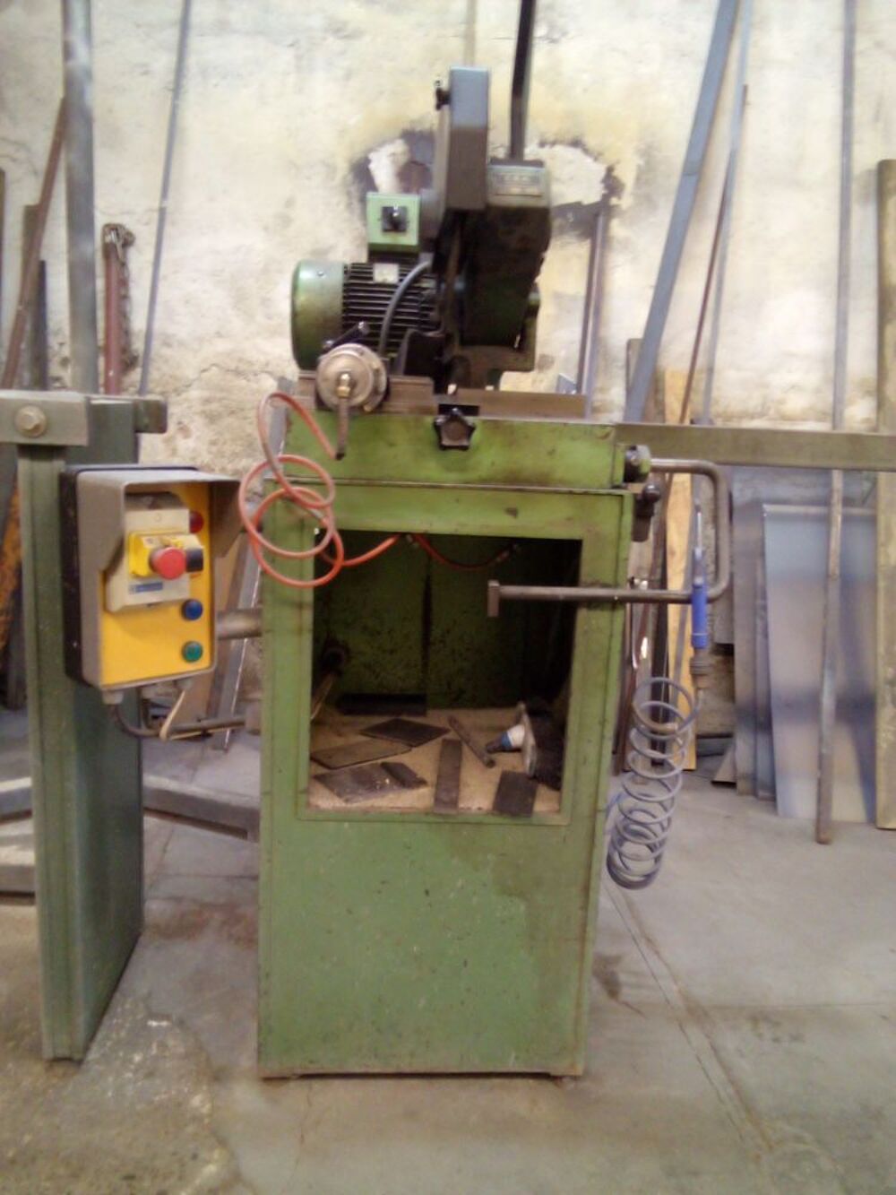 de tron&ccedil;onneuse. Bricolage