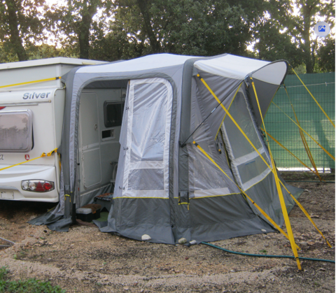 Pi&egrave;ces et &eacute;quipements Caravaning Pi&egrave;ces et &eacute;quipements Caravaning  occasion Les Ormes 86220