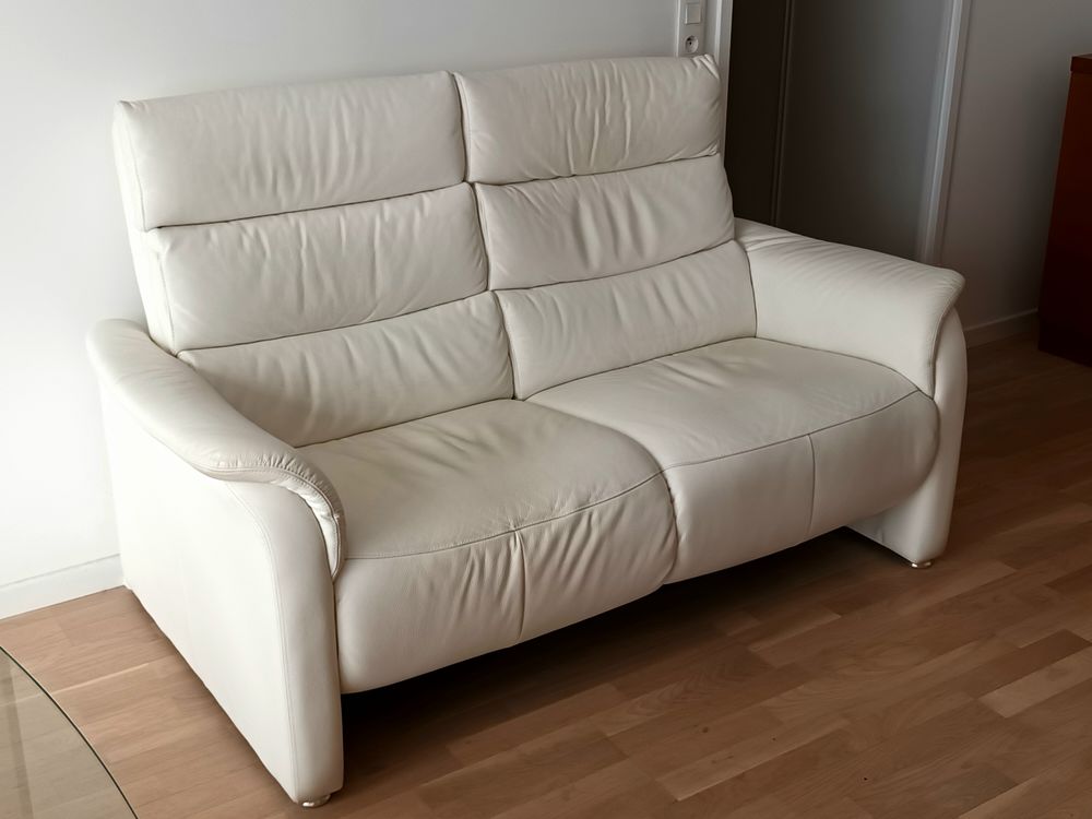 Canap&eacute; cuir blanc avec repose pieds Meubles
