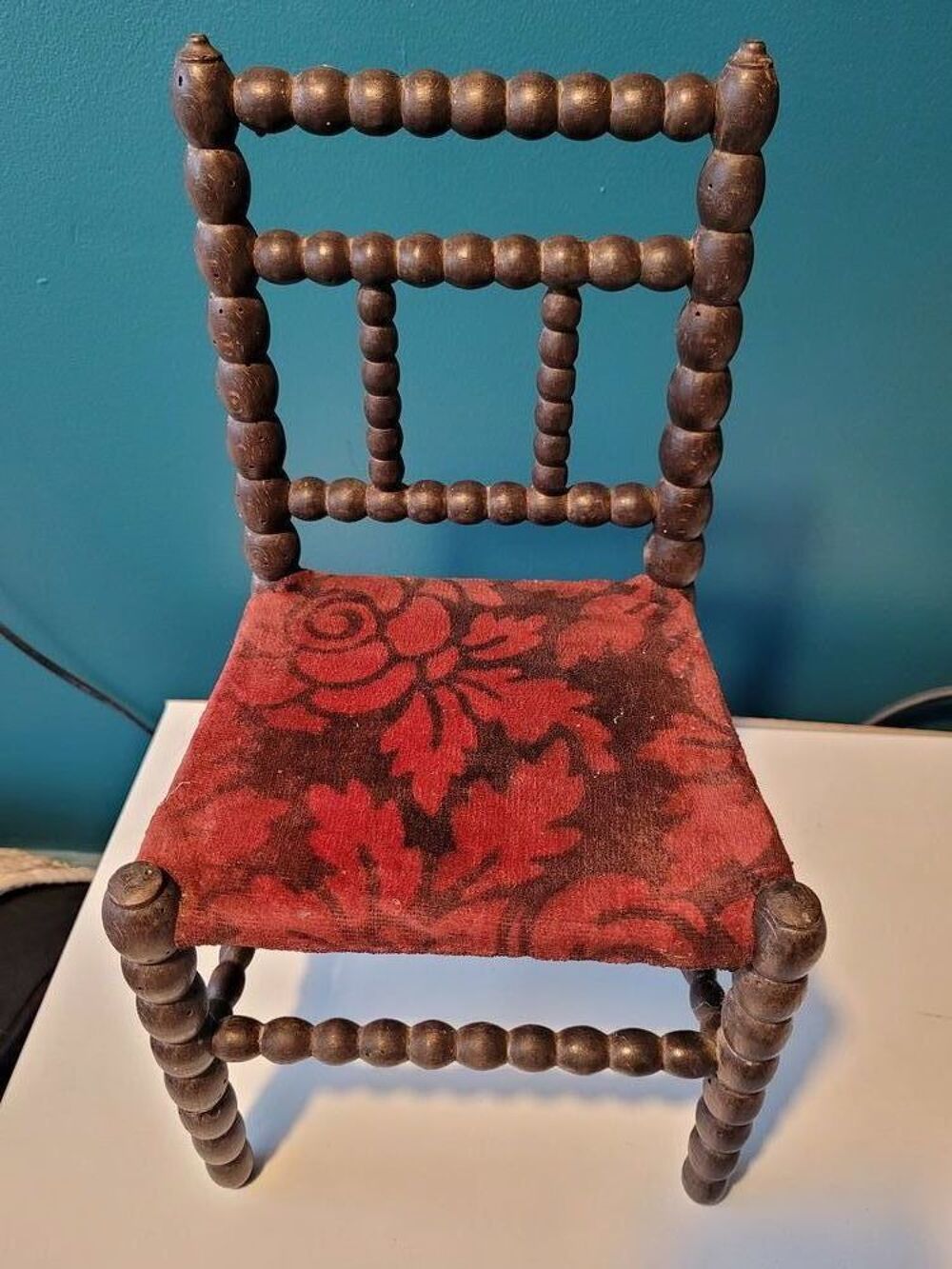Petite chaise de Poup&eacute;e 