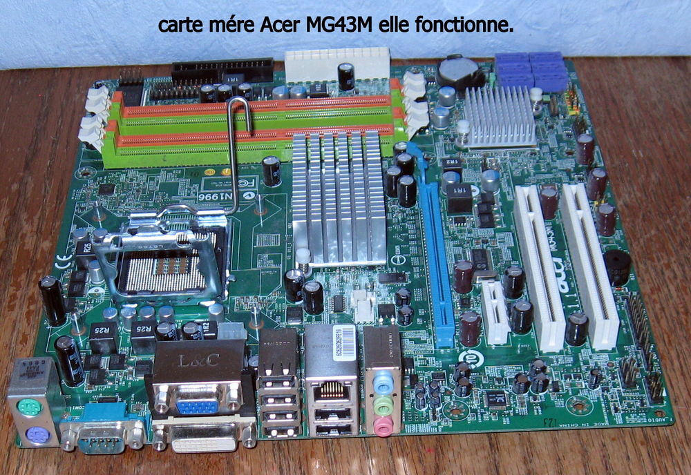 carte mere ACER complete elle fonctionne. Matériel informatique