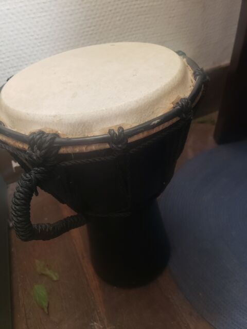 Djembé noir avec poignée corde Clamart (92)