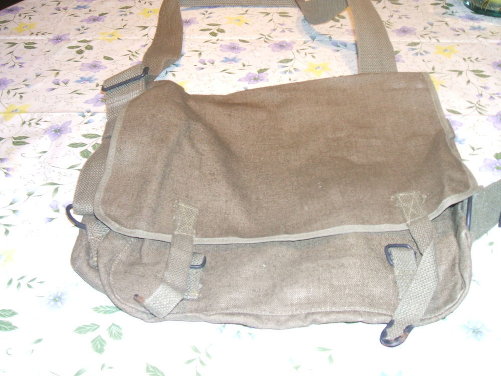 MUSETTE TTA ORIGINALE DE L'ARMEE FRANCAISE Maroquinerie