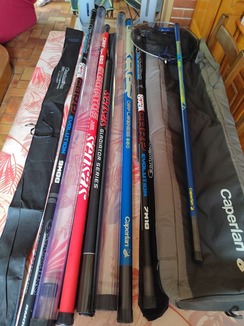 Lot de mat&eacute;riel de p&ecirc;che Tr&egrave;s Bon &eacute;tat. Sports