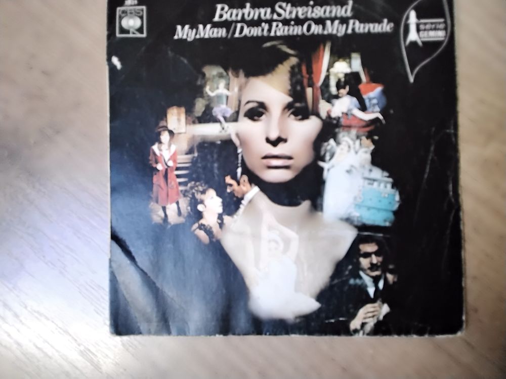 4 vinyls 45 tours Piaf, Reggiani, Streisand Audio et hifi