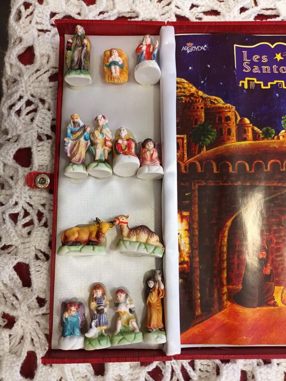 Santons de collection dans leur coffret original. Décoration