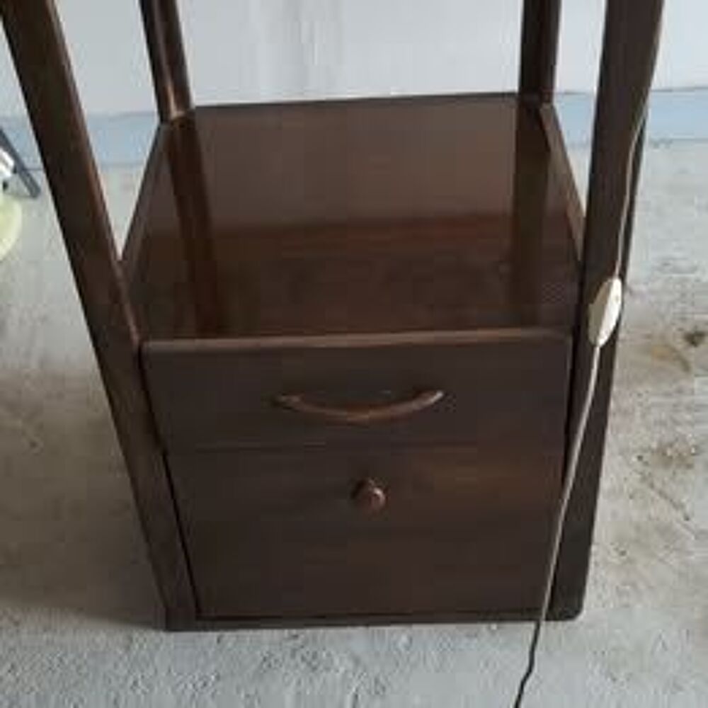 &Eacute;tag&egrave;re colonne( n&eacute;gociable dans la limite du raisonnable) Meubles