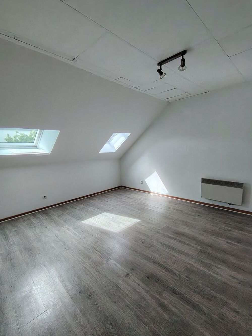 Location Colocation COLOCATION  MAISON 131 m2  DE 4 CHAMBRES et atelier de 45 M2 Lorient