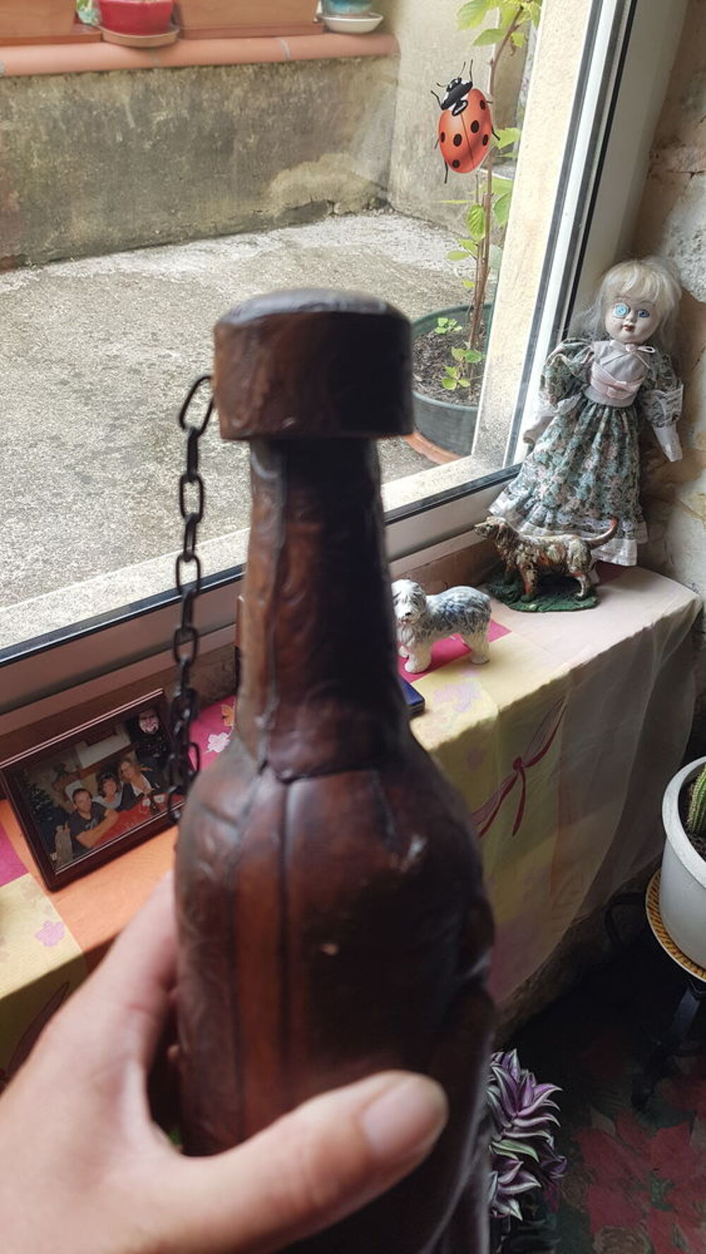 Bouteille cuir emboss&eacute; 