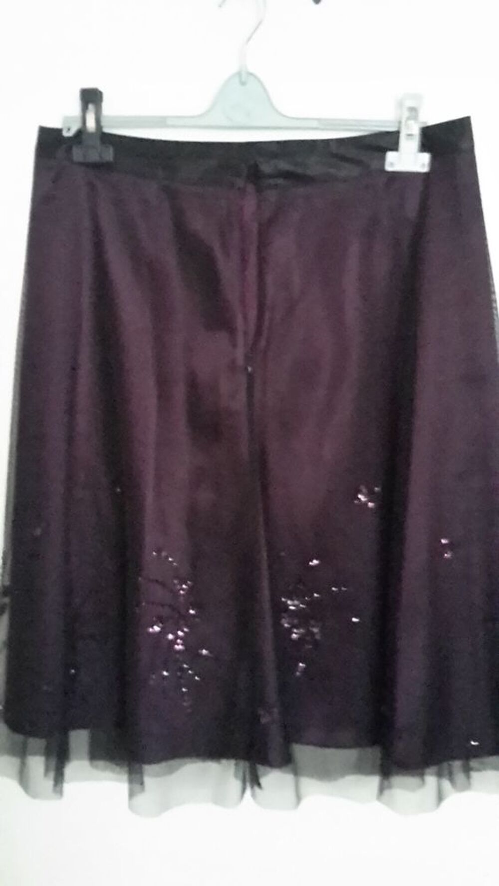 Jupe habill&eacute;e grenat Vêtements
