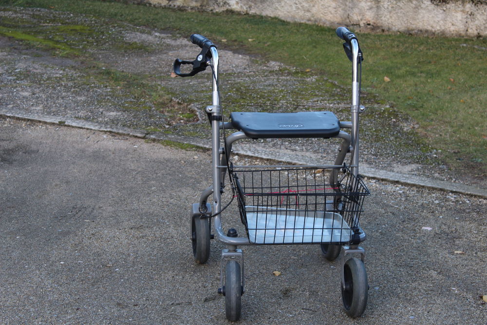 ROLLATOR PLIANT 286 E Meubles