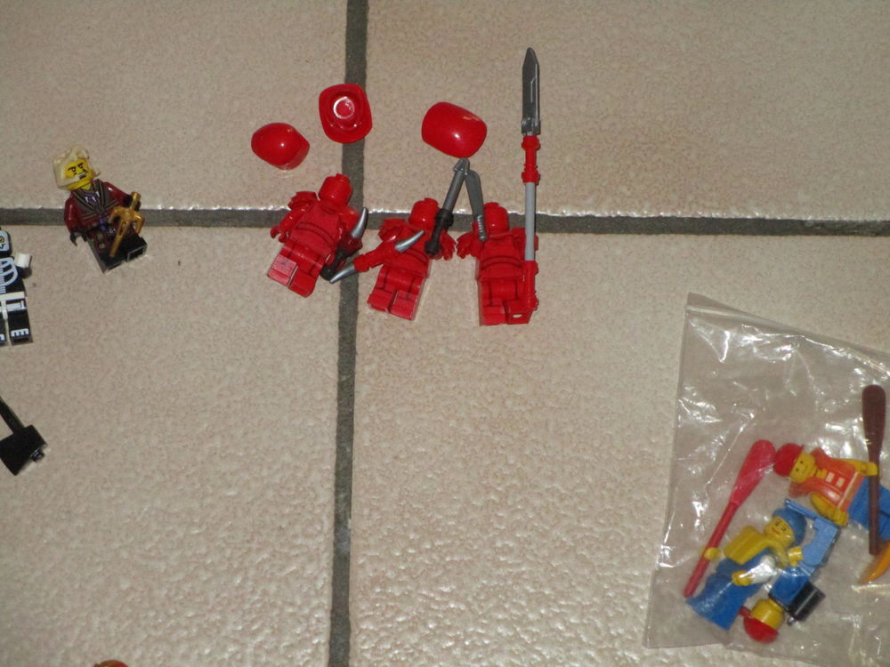 LEGO FIGURINE DIVERS +ACCESSOIRES Jeux / jouets
