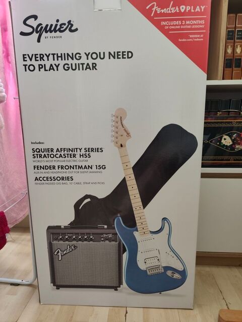 Guitare �lectrique FENDER  300 Feignies (59)