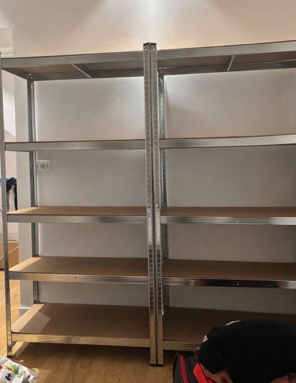 2 etag&egrave;res metaliques de 4 etages Electroménager