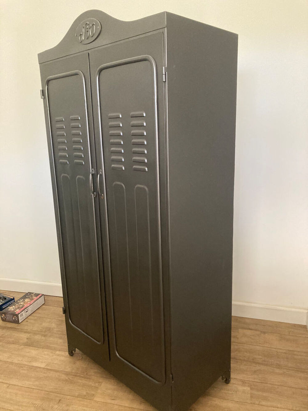 Armoire m&eacute;tal maisons du monde Meubles