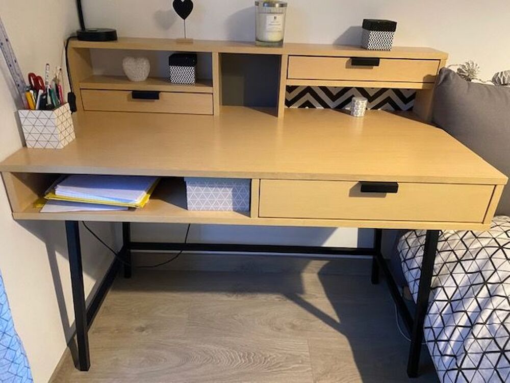 Bureau avec 3 &eacute;tag&egrave;res Meubles