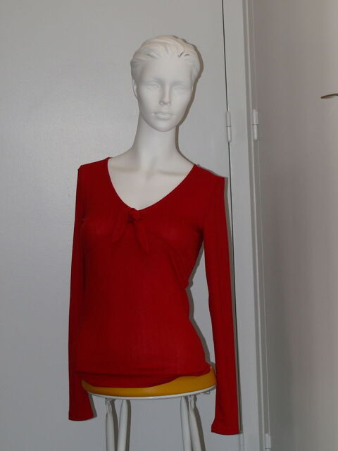 T.shirt col V 3 Saintes (17)