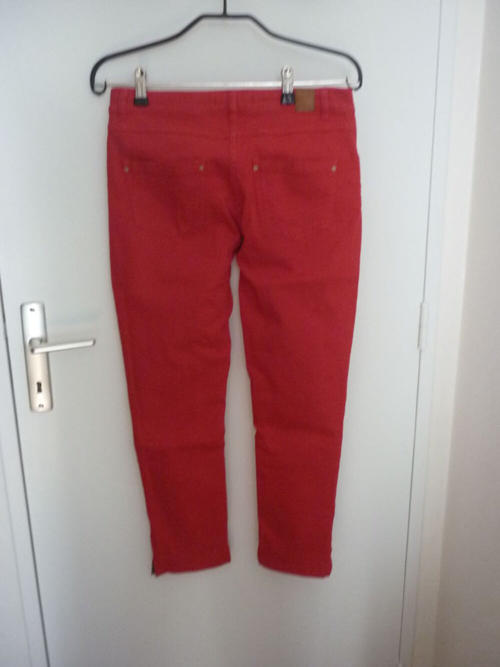JEAN ROUGE Vêtements