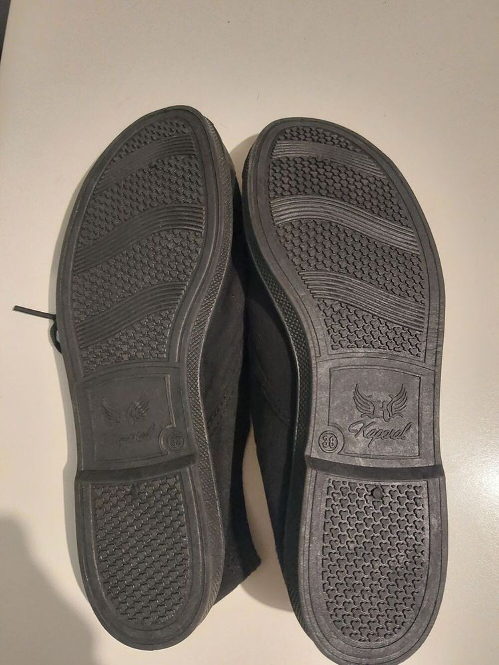 tennis kaporal noire &agrave; lacets pointure 38 Chaussures