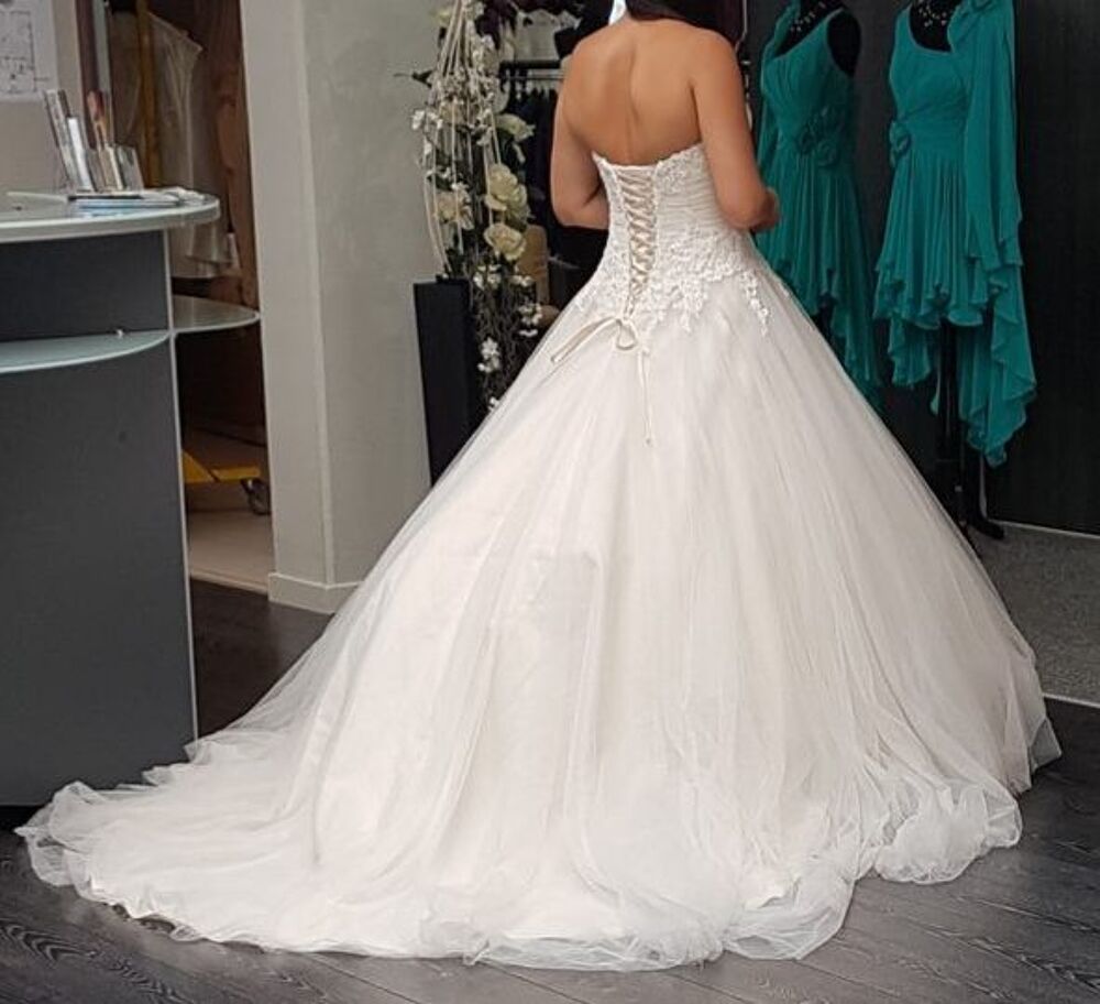 Robe de mari&eacute;e d'occasion Vêtements